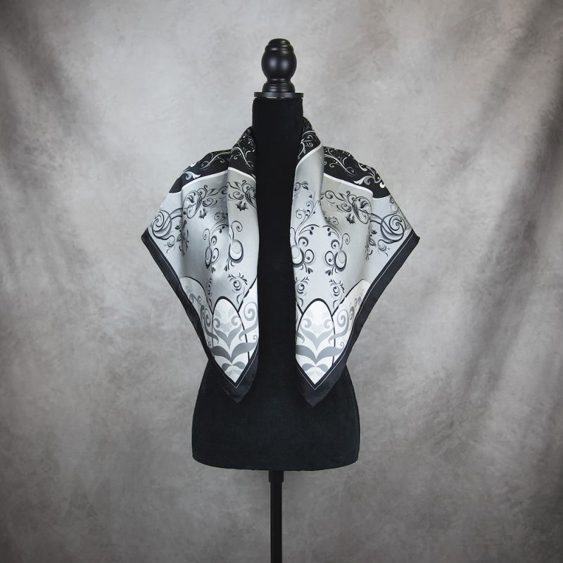 Módna hodvábna šatka ORNAMENT - SIVÝ, 90 x 90cm