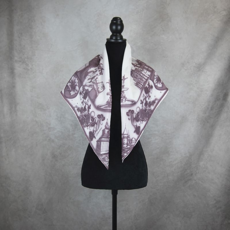 Exkluzívna hodvábna šatka SLOVENSKO FIALOVÁ, 90 x 90cm, Made in SLOVAKIA