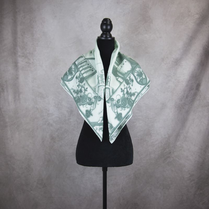 Exkluzívna hodvábna šatka SLOVENSKO ZELENÁ, 90 x 90cm, Made in SLOVAKIA