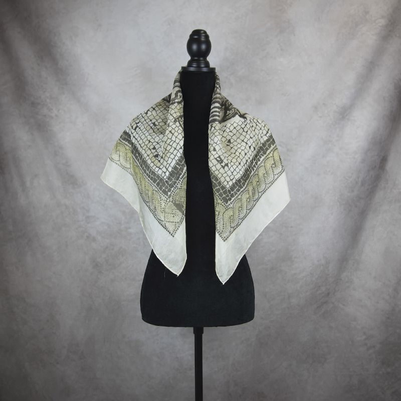 Ručne maľovaná hodvábna šatka ZELENÁ MEDÚZA, 90 x 90cm, Vyrobená na Slovensku