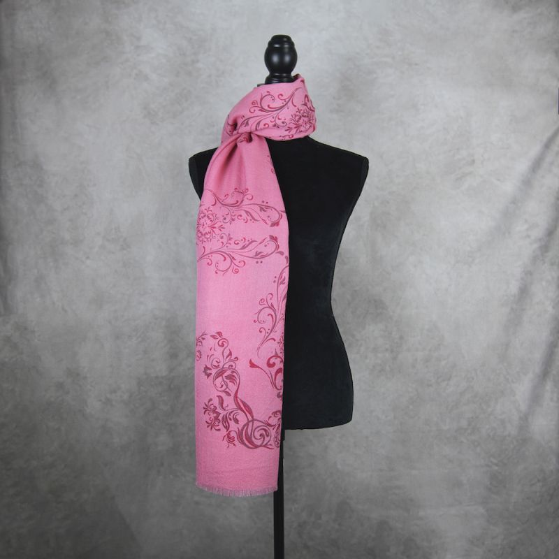 Zimný šál z Merino vlny so vzorom ORNAMENT PINK