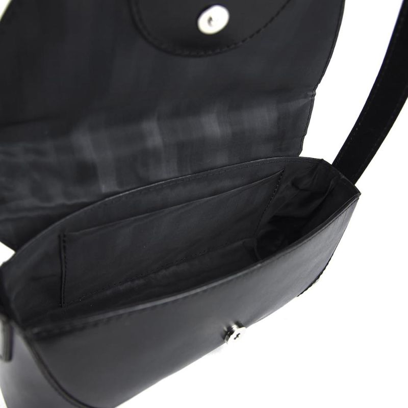 Kožená kabelka v čiernej farbe