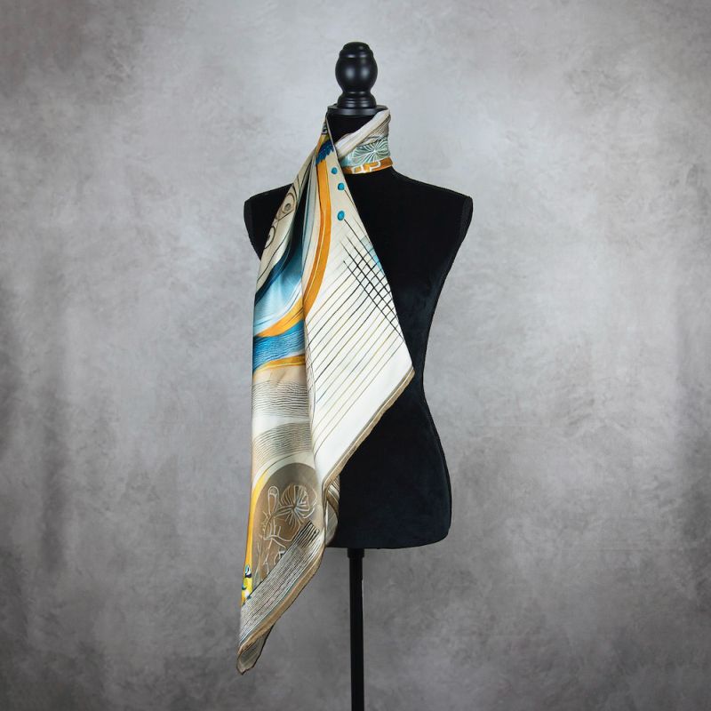 Módna hodvábna šatka SÝKORKA - KRÉMOVÁ, 90 x 90cm