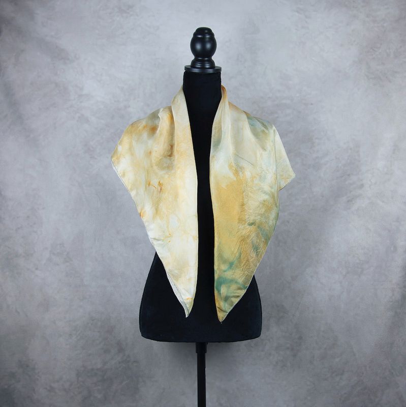 Hodvábna šatka VZOR_38, 85 × 90 cm, Made in Slovakia