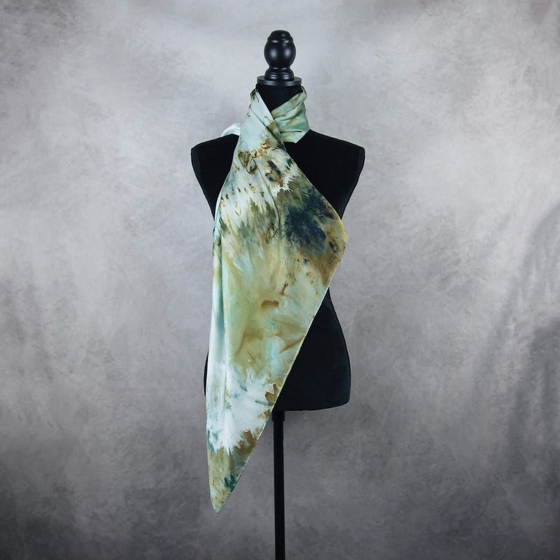 Hodvábna šatka LIMITED_317, 90×90 cm, ručne vyrábaná na Slovensku