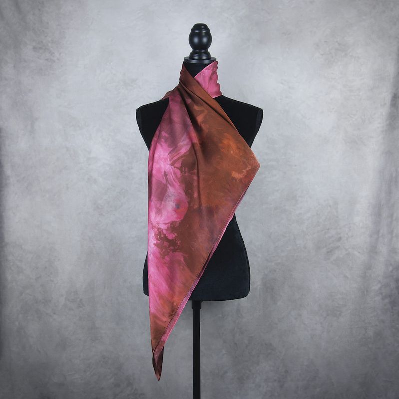 Luxusná hodvábna šatka LIMITED_352 – 100 % prírodný hodváb, 90 × 90 cm