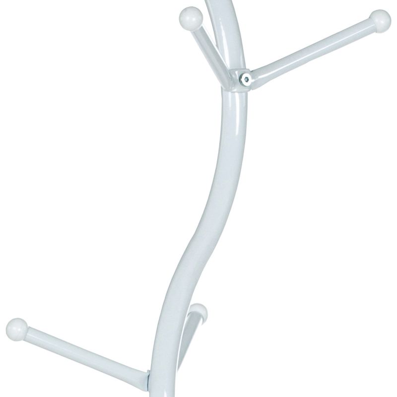 Vešiak v minimalistickom dizajne biely