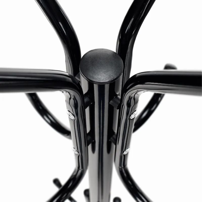 Stojanový vešiak s množstvom háčikov v čiernom prevedení