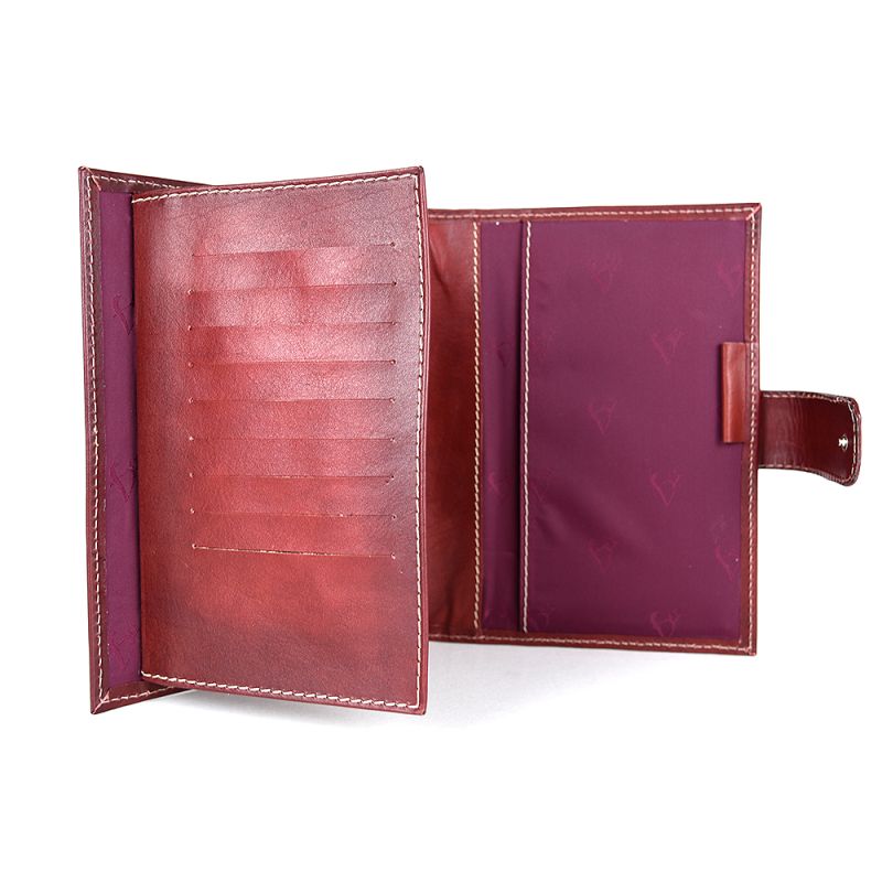 Kožený pracovný diár v bordovej farbe, ručne tamponovaný (limitovaná edícia)