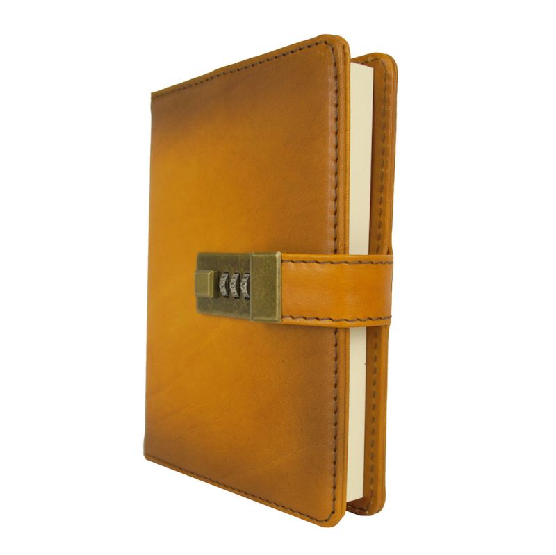 Kožený zápisník MIDDLE s číselným zámkom v žltej farbe, ručne tieňovaný