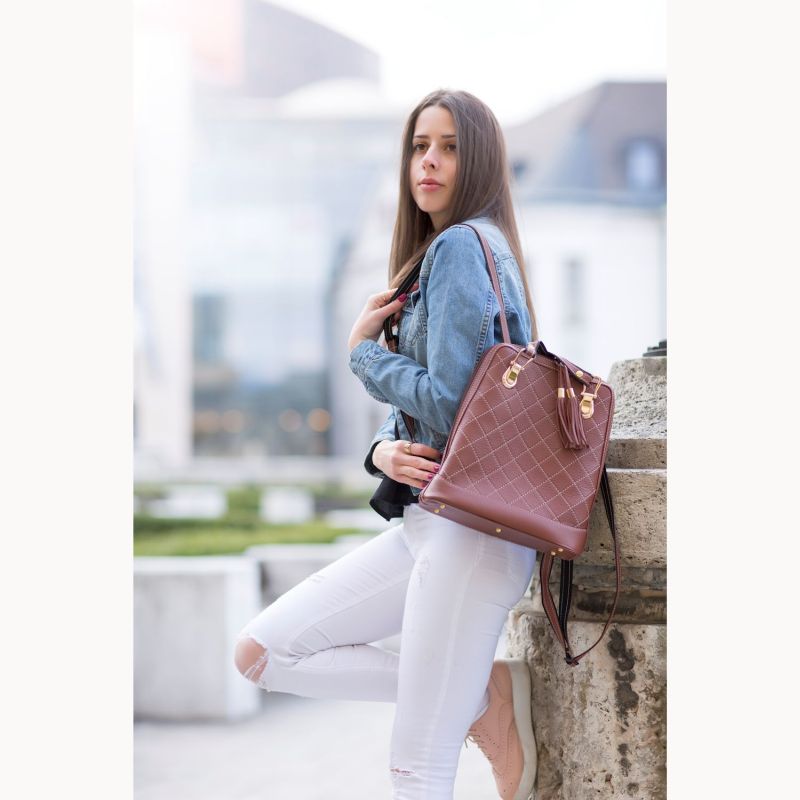 Luxusný kožený ruksak z pravej hovädzej kože so strapcami v hnedej farbe