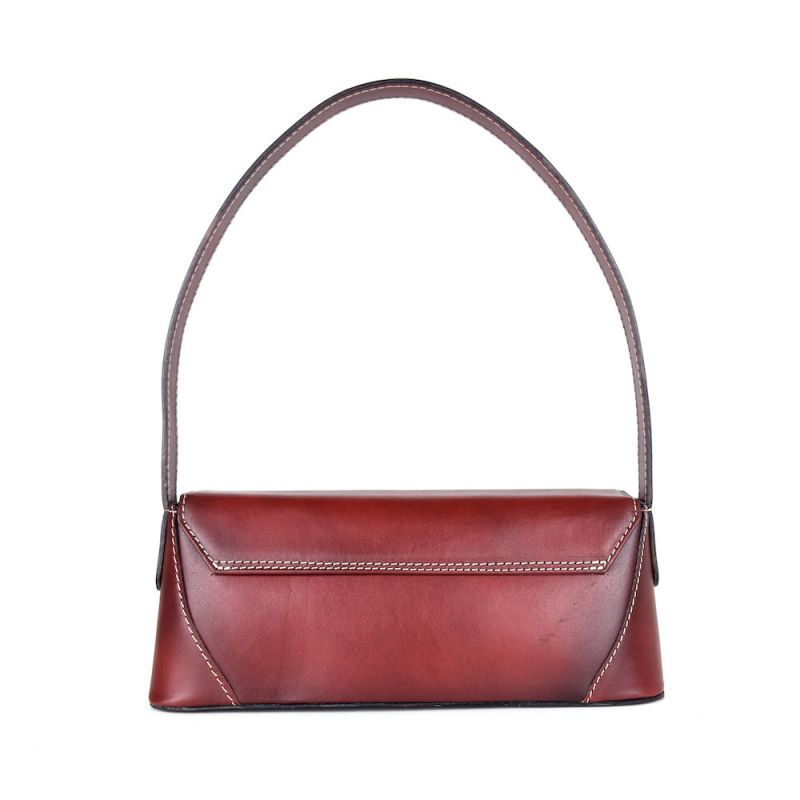 Kožená kabelka ručne tieňovaná v bordovej farbe