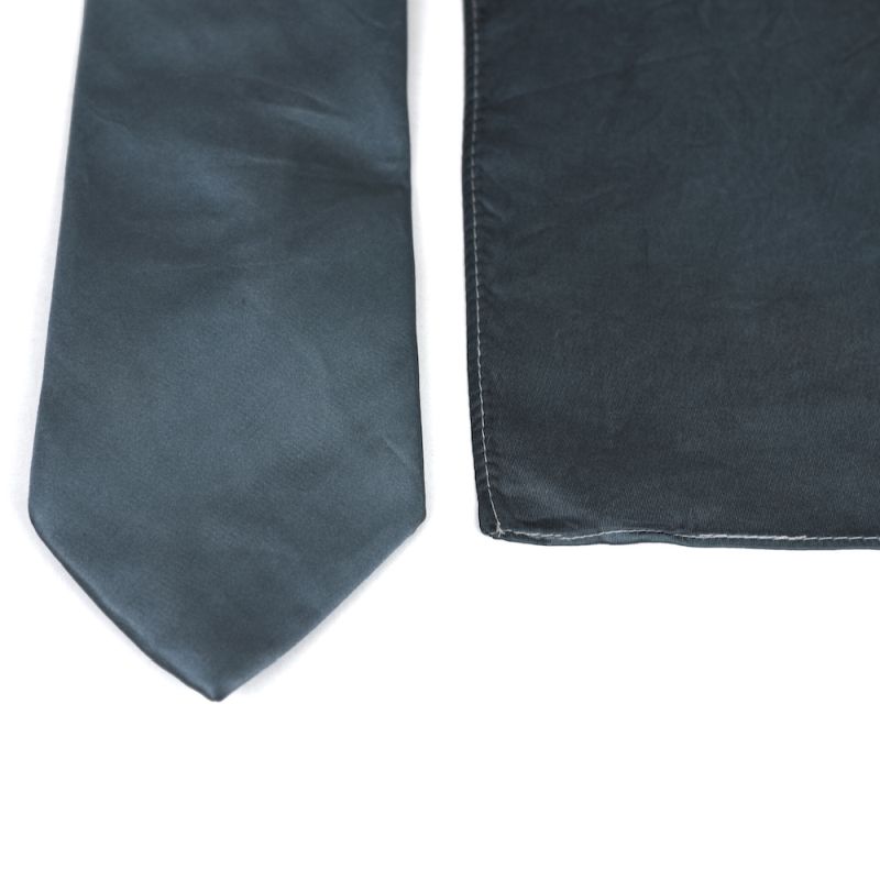 Hodvábna kravata a vreckovka v antracitovej farbe, 100% hodváb