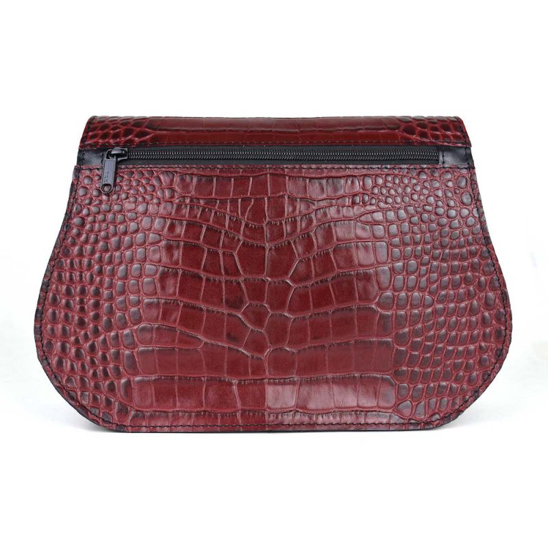 Dámska kabelka crossbody z hovädzej kože s dezénom krokodíla v bordovej farbe