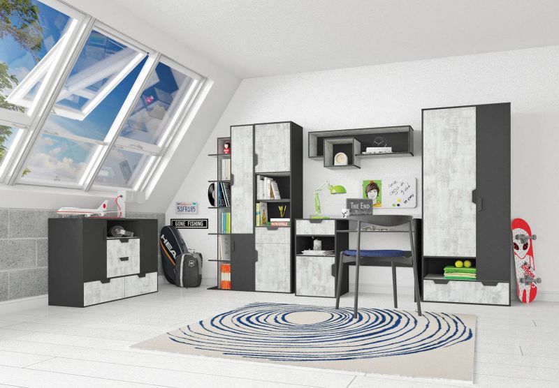 Komoda NA8, grafit-enigma