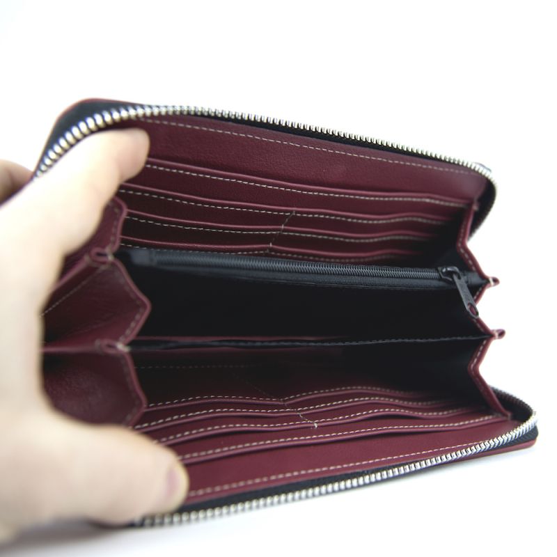 Módna dámska vyšívaná kožená peňaženka č.8606 s motívom Včeličiek, bordová farba