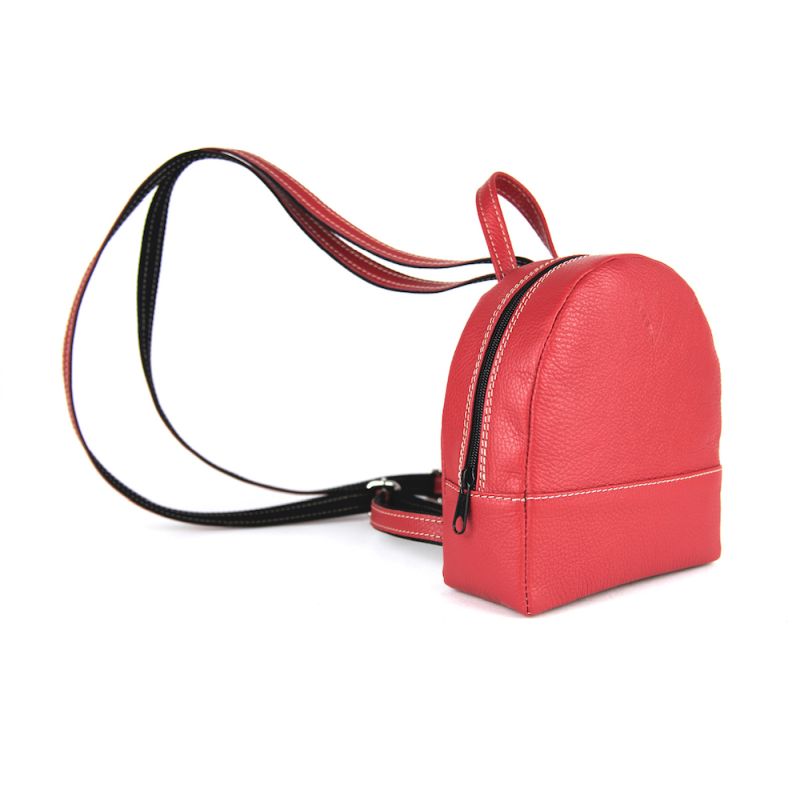 Malý módny ruksak z pravej kože v červenej farbe