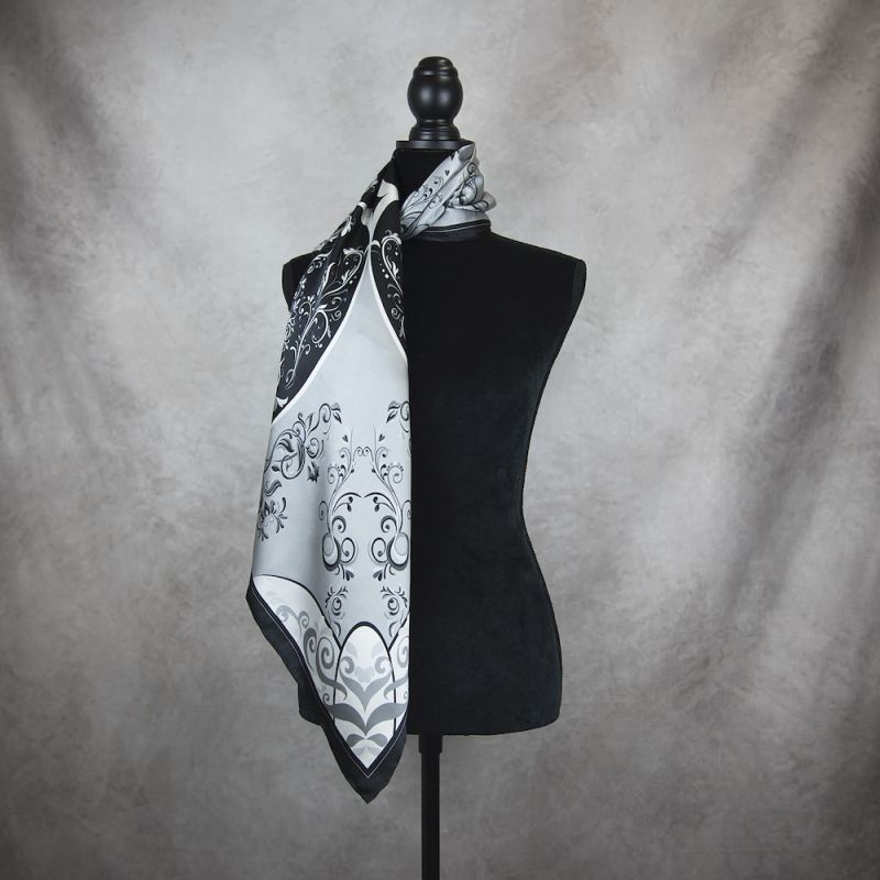 Módna hodvábna šatka ORNAMENT - SIVÝ, 90 x 90cm