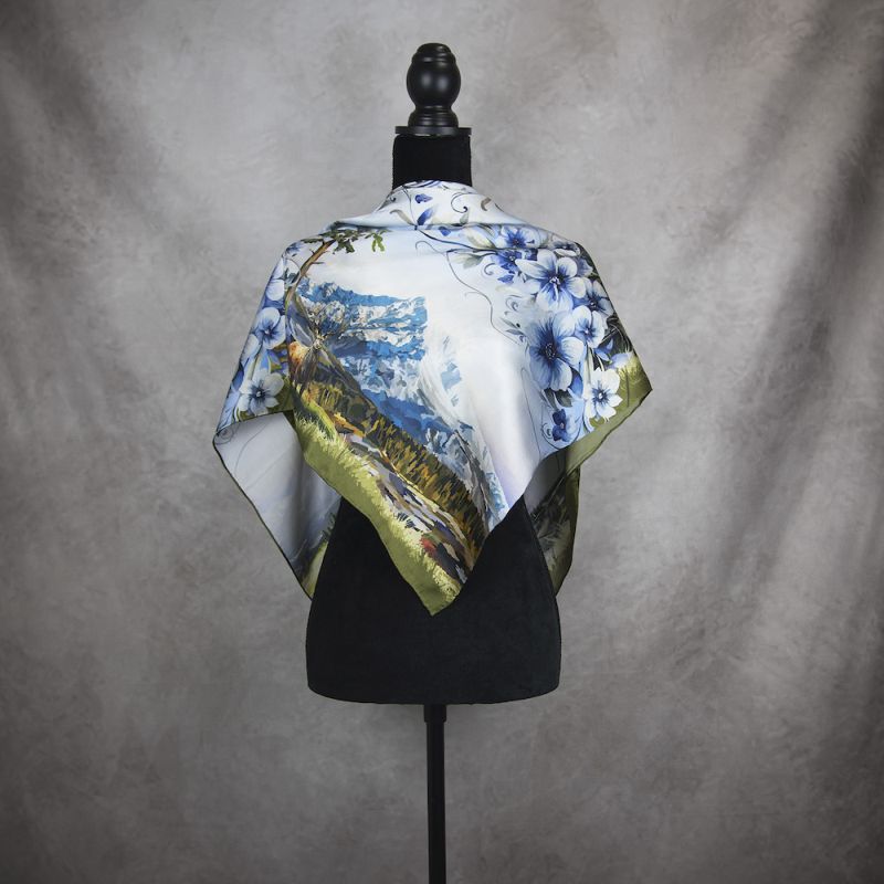 Módna hodvábna šatka VYSOKÉ TATRY - MODRÉ, 90 x 90cm