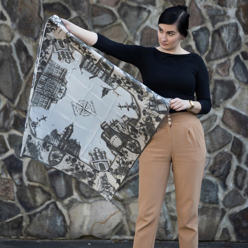 Exkluzívna hodvábna šatka SLOVENSKO HNEDÁ, 90 x 90cm, Made in SLOVAKIA