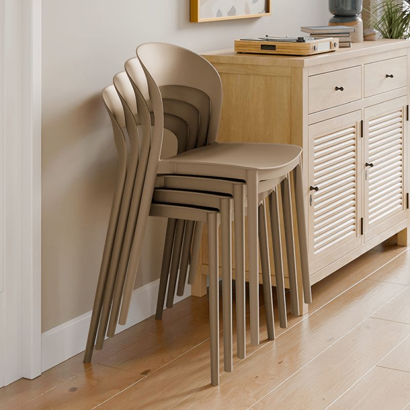 Stohovateľná plastová stolička, béžová