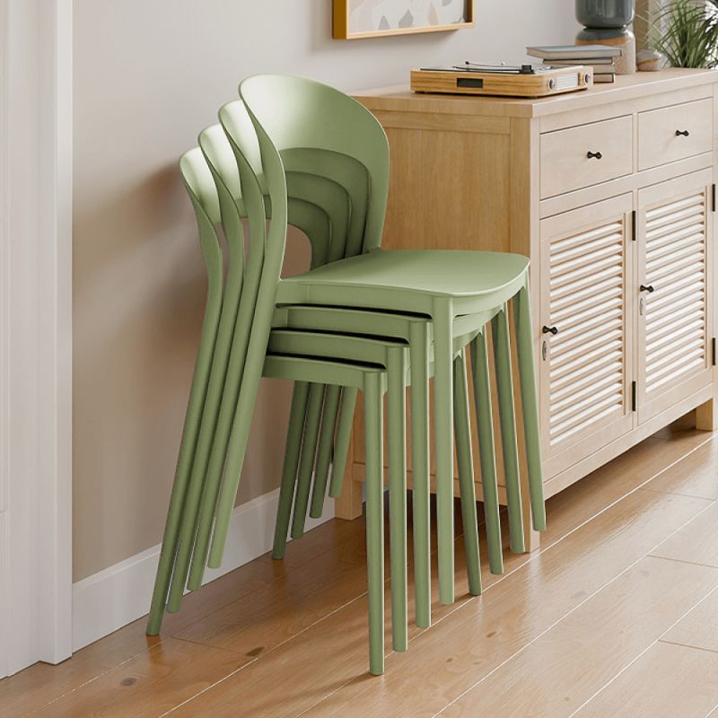 Stohovateľná plastová stolička, zelená