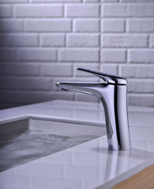 Elegantná umývadlová batéria, strieborná