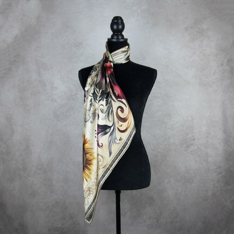 Módna hodvábna šatka LÚČNE KVETY - BÉŽOVÉ, 90 x 90cm