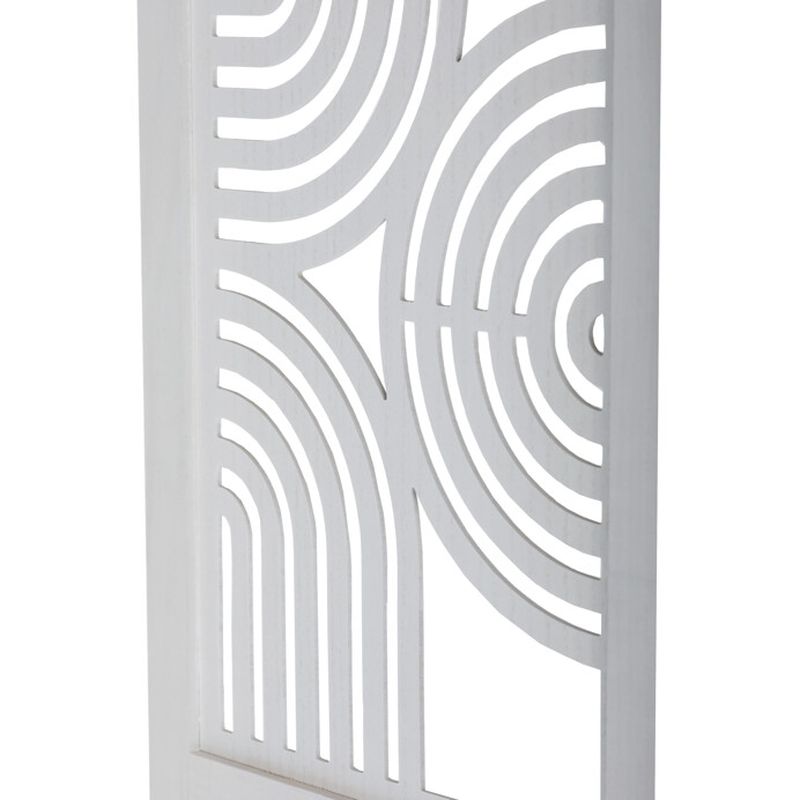 Biely trojpanelový paraván z masívneho smrekového dreva s dekoratívnymi výrezmi