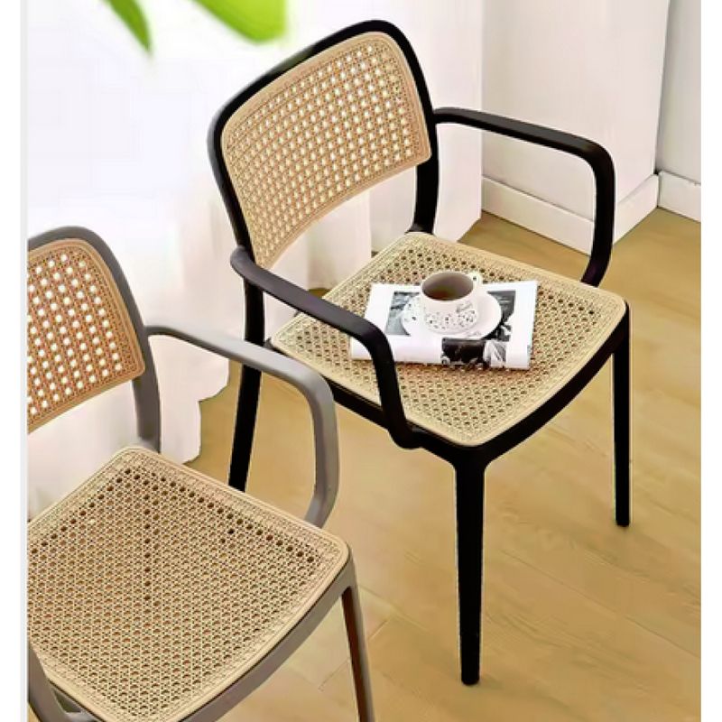 Stohovateľná stolička vyrobená z plastu, čierna-béžová, TYP 2