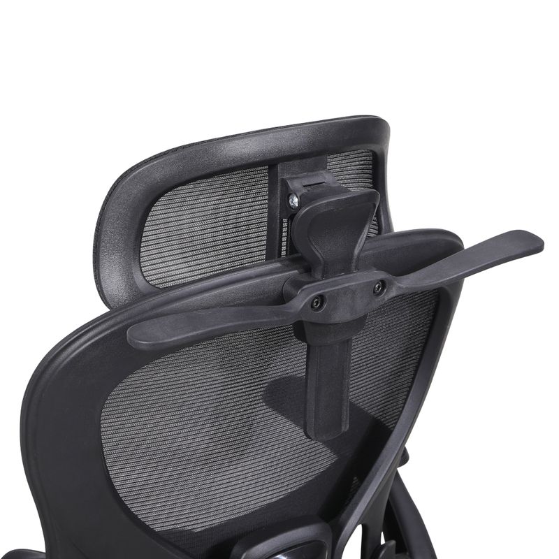 Ergonomické kancelárske kreslo v čiernej sieťovine, podstava chróm