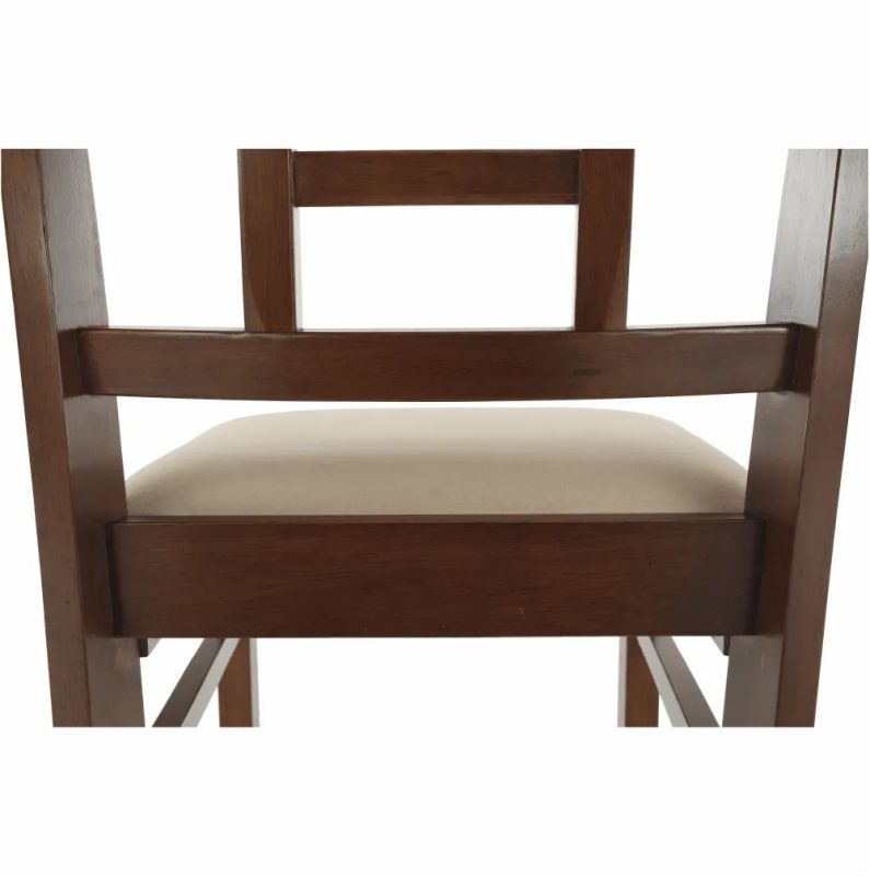 Výnimočná a elegantná jedálenská stolička vo farbe orech