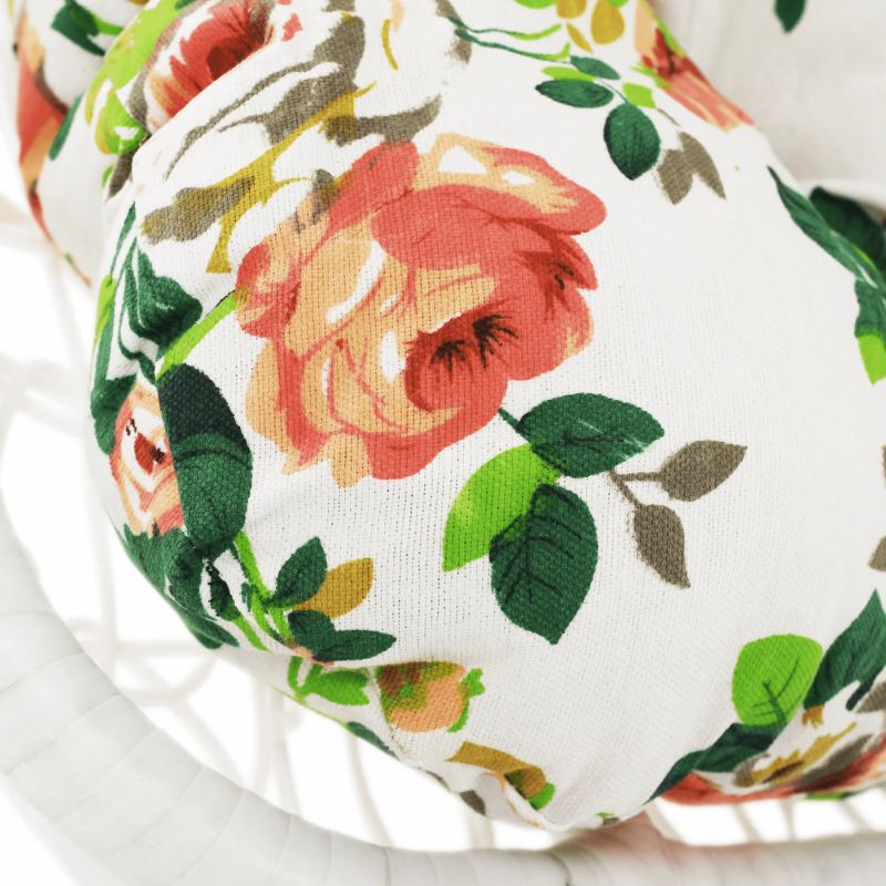 Závesné kreslo s jedinečným dizajnom biele