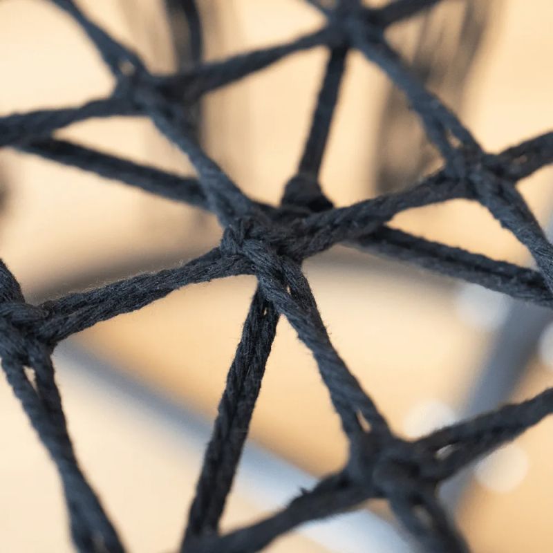 Závesné hojdacie kreslo v čiernej farbe