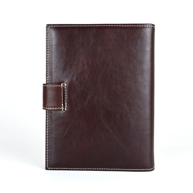 Kožený pracovný diár v tmavo hnedej farbe (svetlé prešitie)