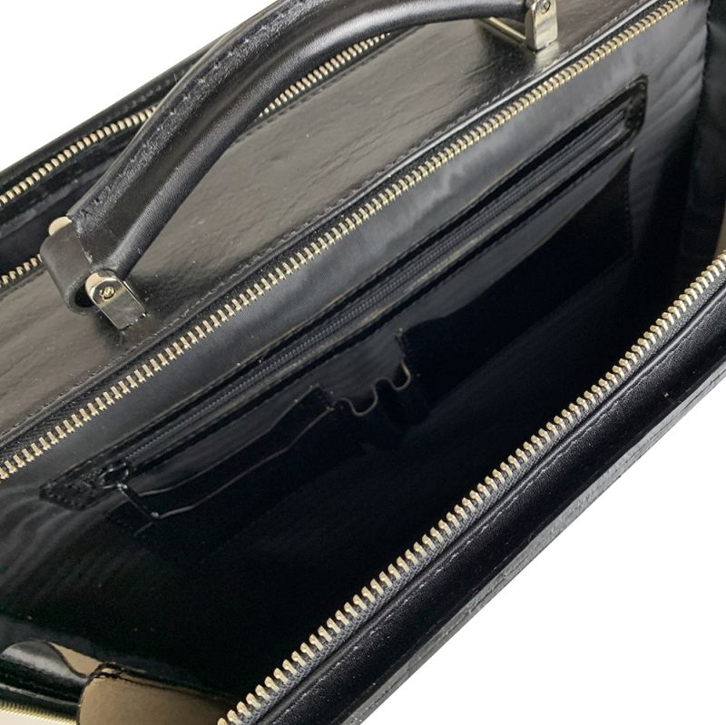 Pracovný kožený kufor v čiernej farbe