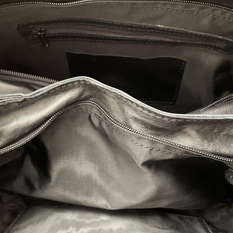 Kožená elegantná kabelka v čiernej farbe