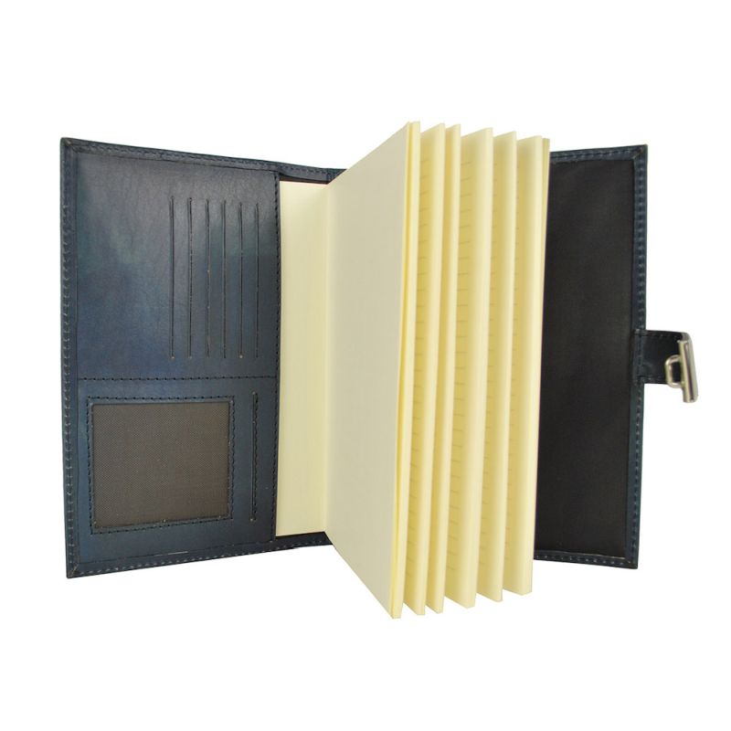 Kožený zápisník XXL s číselným zámkom v tmavo modrej farbe, ručne tieňovaný