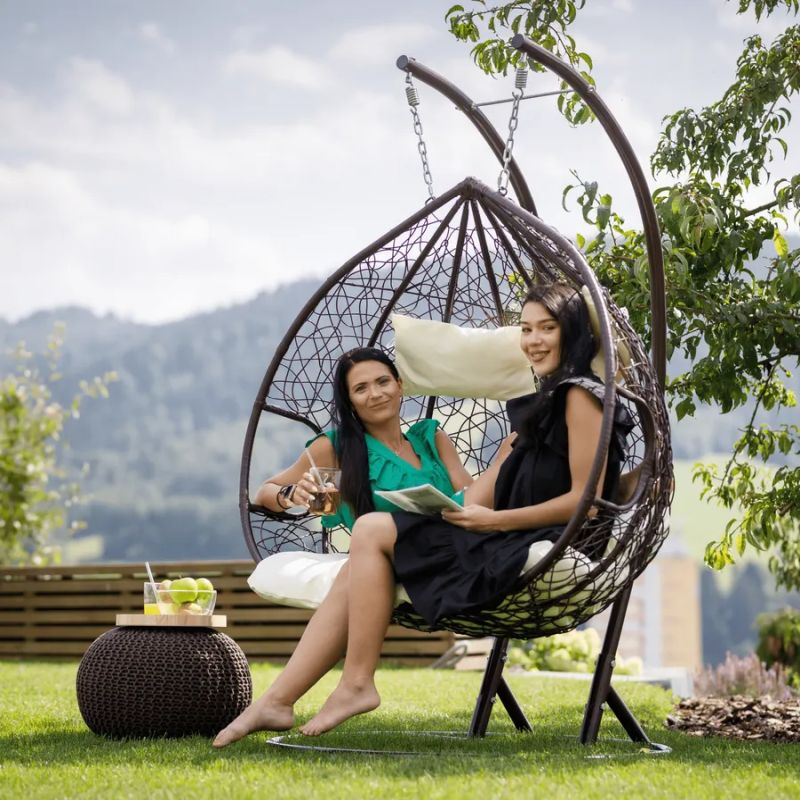 Závesné dvojkreslo-2 s moderným dizajnom hnedá-krémová