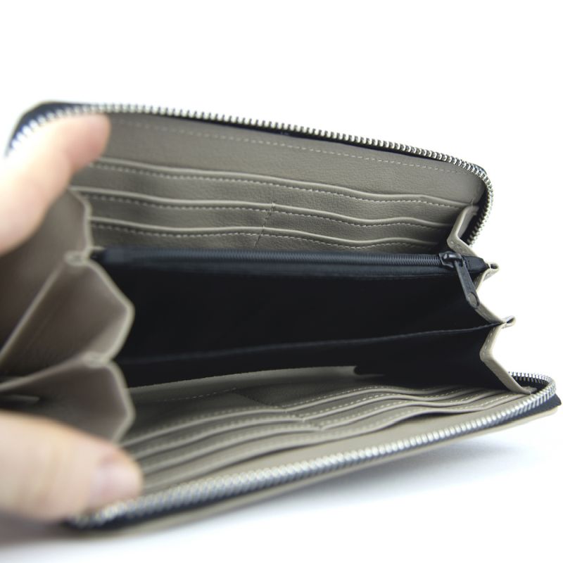 Módna dámska vyšívaná kožená peňaženka č.8606 s motívom Včeličiek, béžová farba