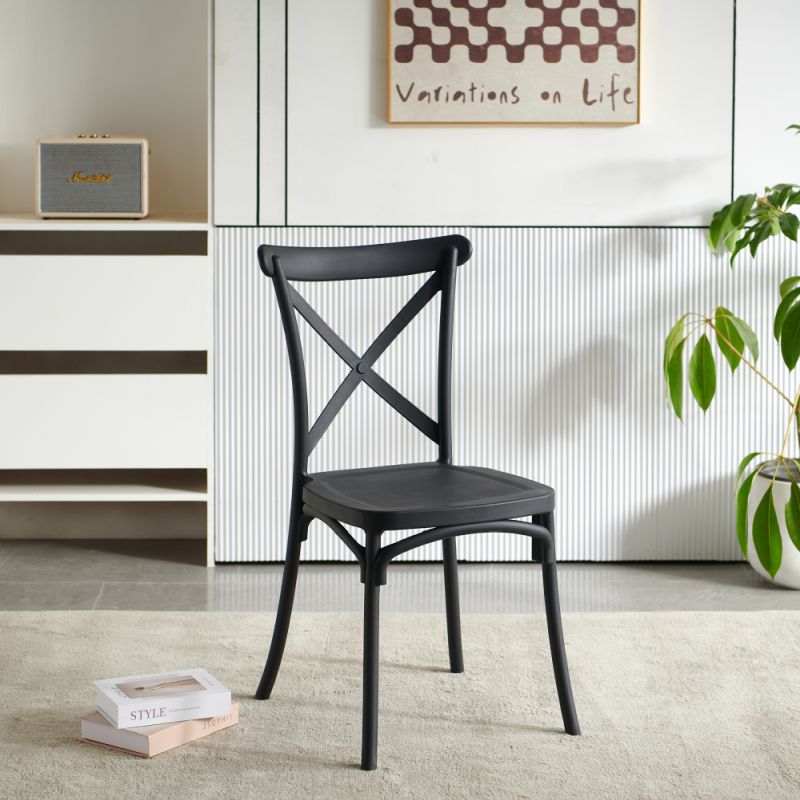 Plastová stohovateľná stolička, čierna