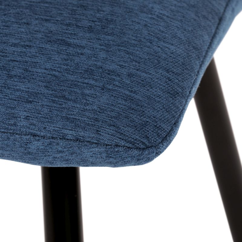 Stolička jedálenská, čalúnená modrou látkou, čierne kovové nohy