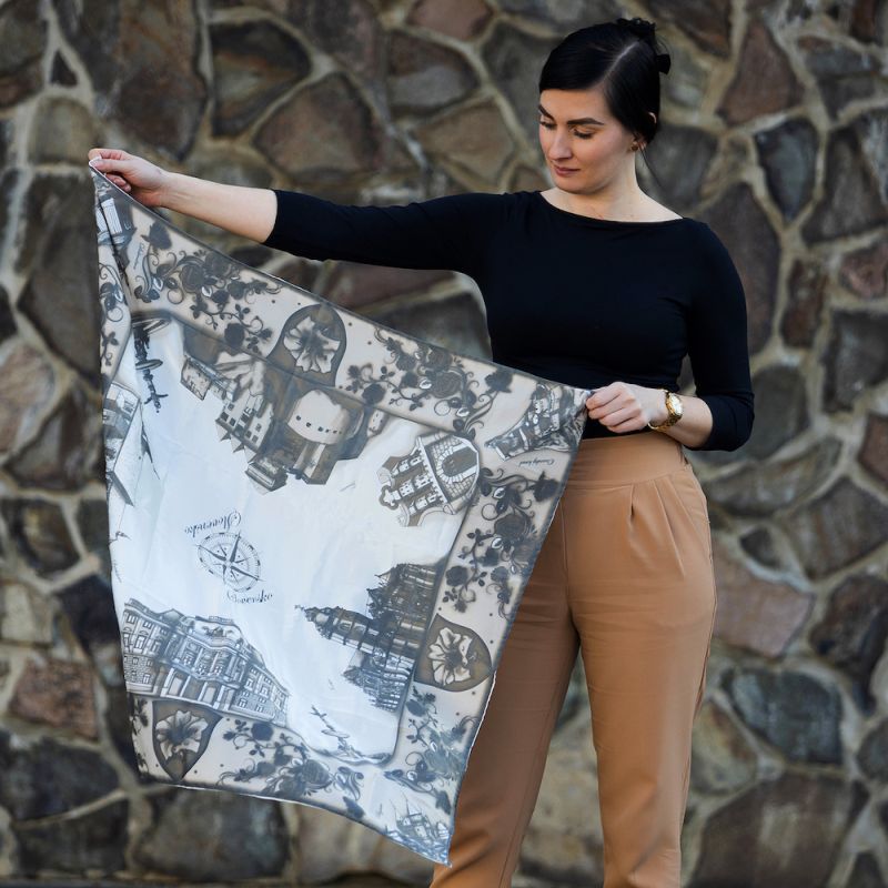 Exkluzívna hodvábna šatka SLOVENSKO HNEDÁ, 90 x 90cm, Made in SLOVAKIA