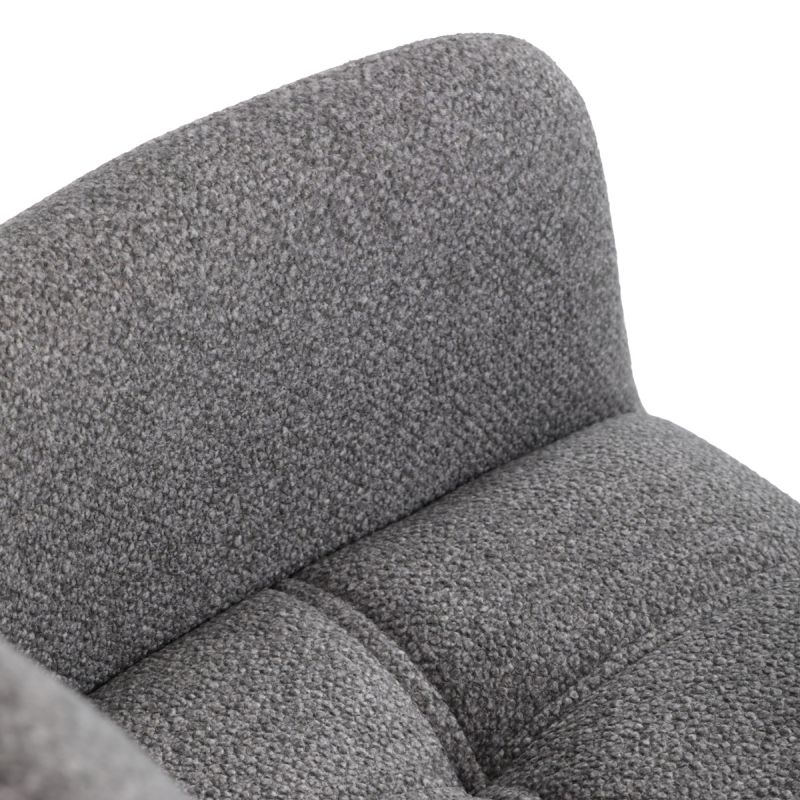 Elegantná svetlo sivá jedálenská stolička s podrúčkami