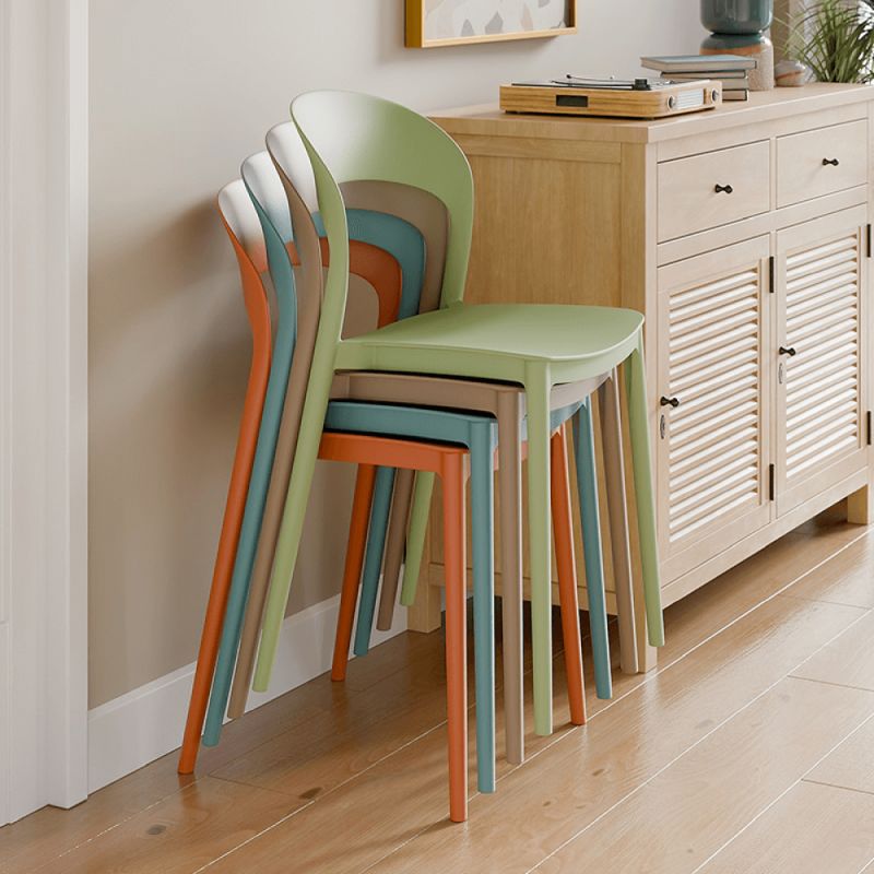 Stohovateľná plastová stolička, oranžová