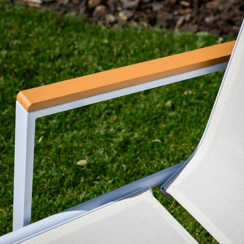 Záhradné ležadlo, biela oceľ-dub