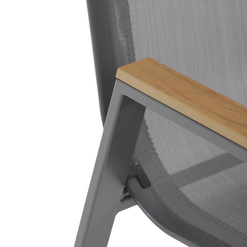 Moderná záhradná stolička v elegantnej šedej farbe