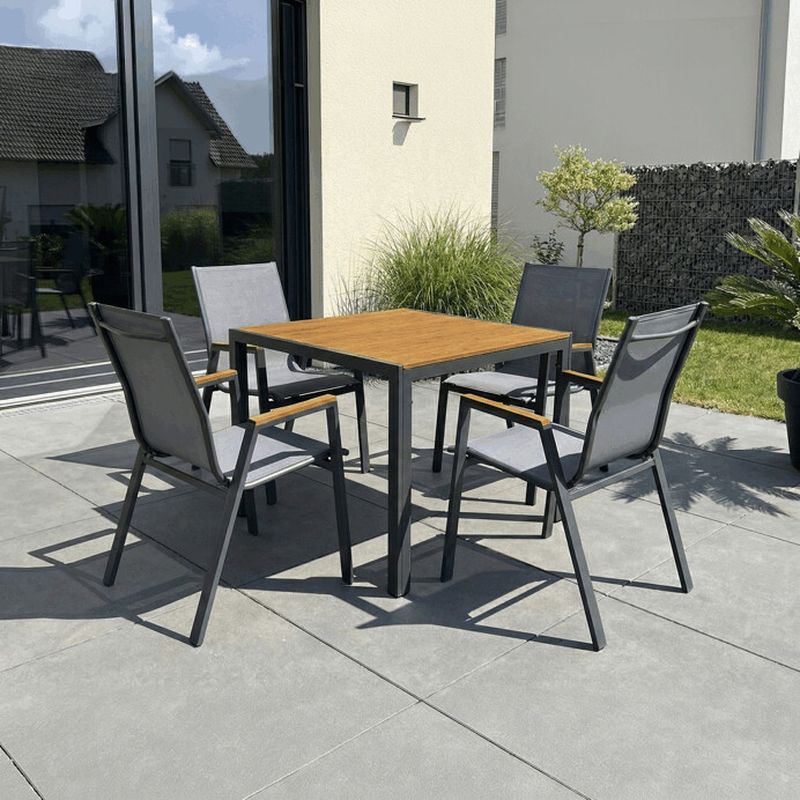 Štvorcový záhradný stôl, polywood vo farbe dub