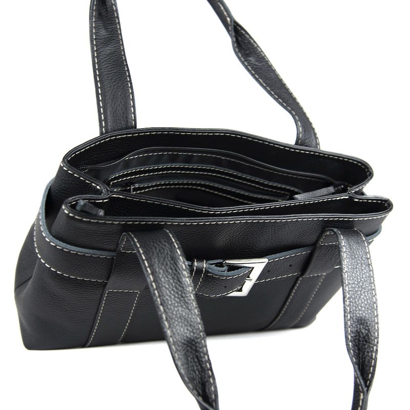 Dámska kožená kabelka v čiernej farbe