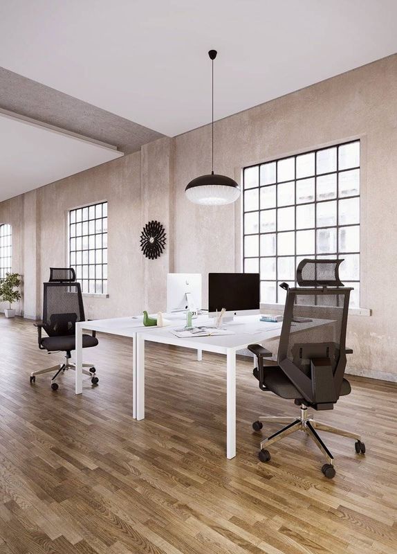 Ergonomická kancelárska stolička, čierna látka